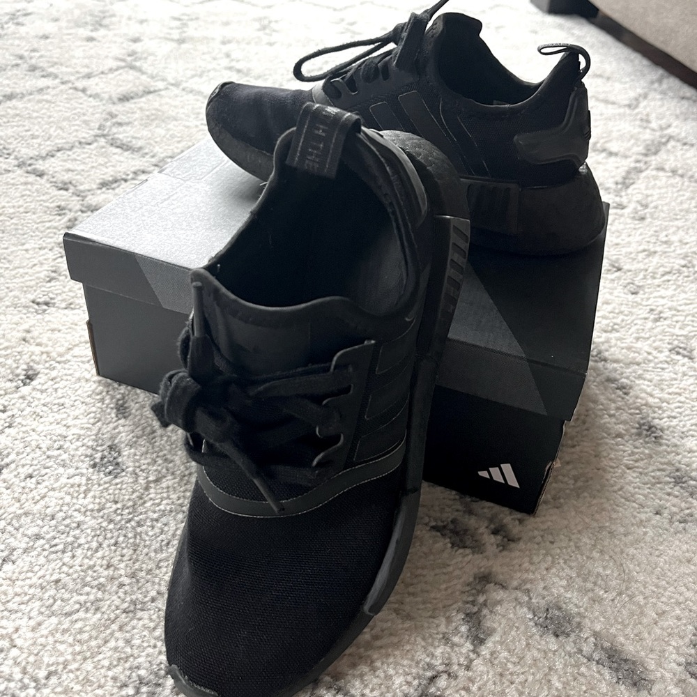 Adidas NMD boys sneakers R1
